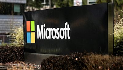 Microsoft Tells Clients Russian Hackers Viewed Emails: Report