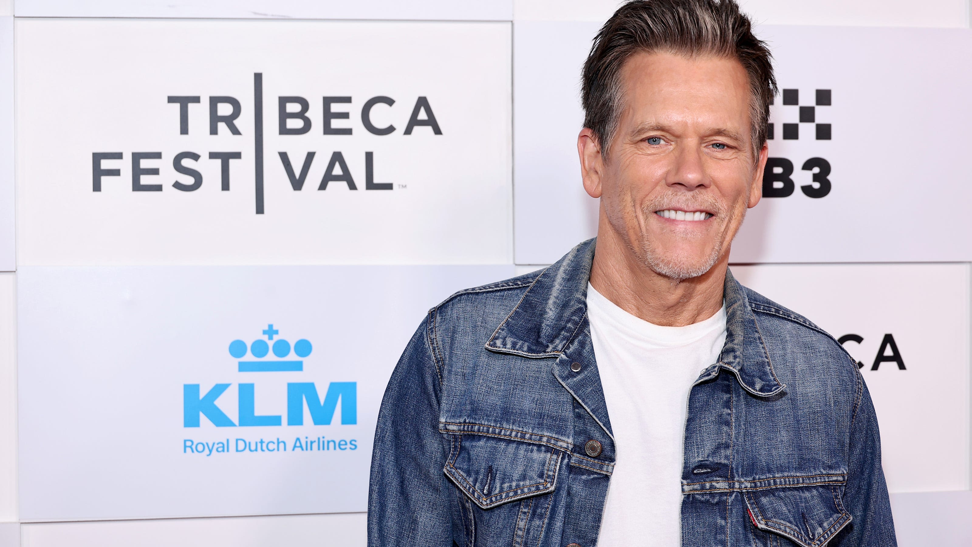 Kevin Bacon recalls wearing a disguise in public: 'This sucks'