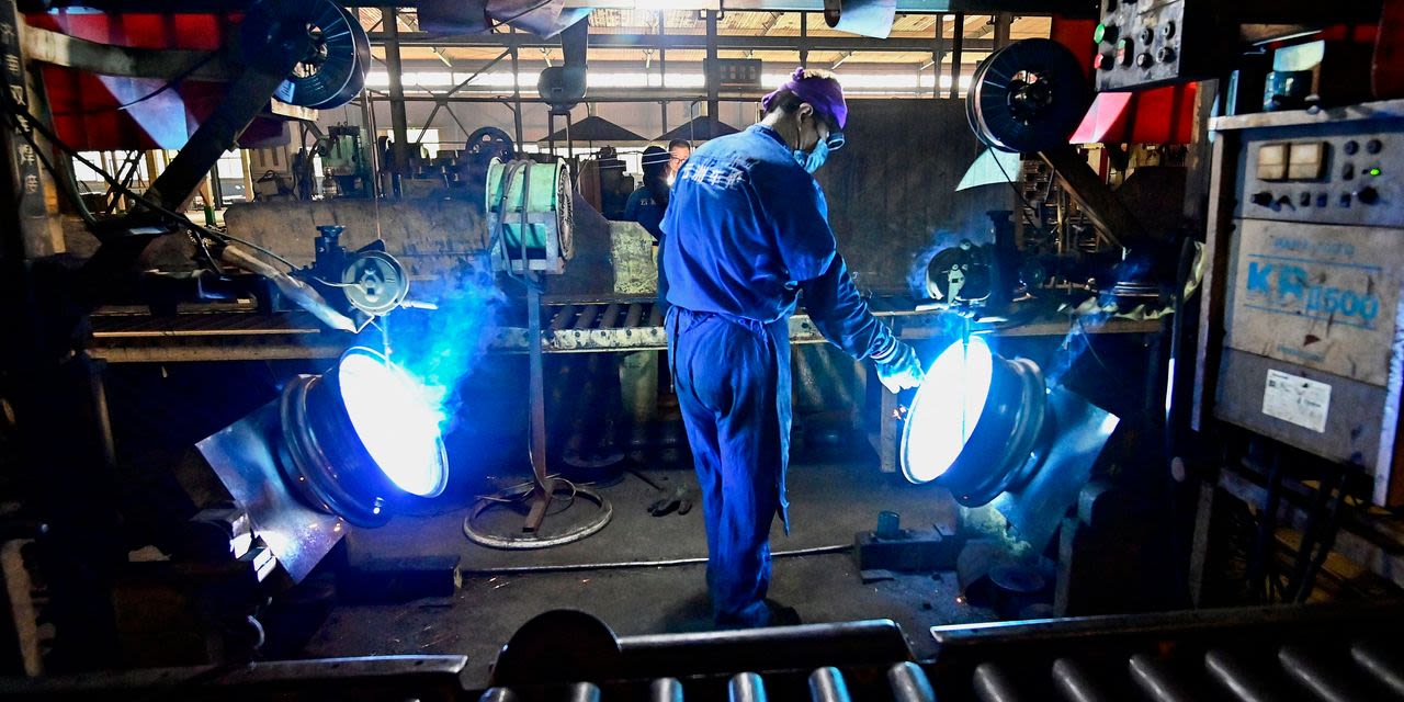 China’s Manufacturing Sector Stays in Contraction for Second Straight Month