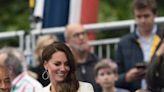 El 'vestido-blazer' de Kate Middleton y sus trucos para acertar de blanco en un evento de noche