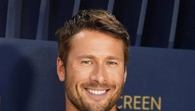 Glen Powell: de la premonición de Jamie Lee Curtis al padrinazgo de Tom Cruise, cómo nació la nueva estrella de cine “como las de antes”