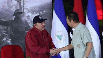 El Gobierno de Nicaragua entrega una tercera flota de autobuses comprados en China