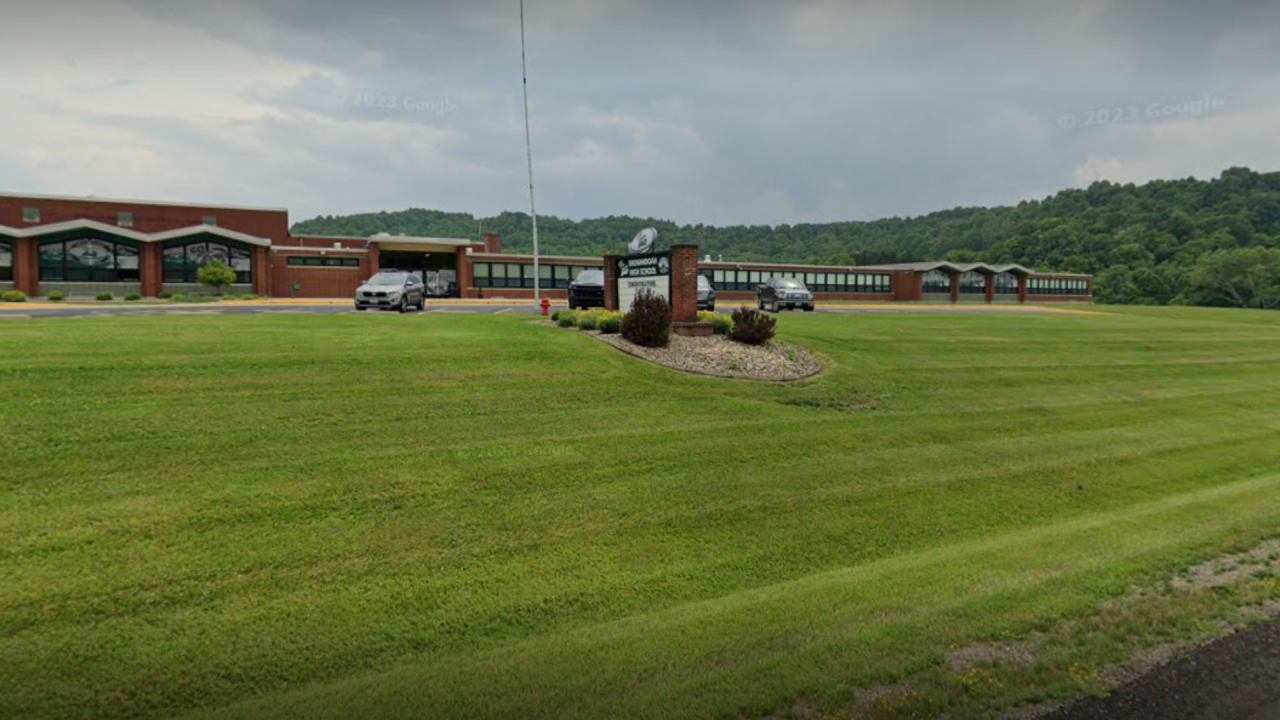 Ohio school evacuates building