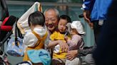 China planea aumentar la edad de jubilación para hacer frente al envejecimiento de la población y la crisis del sistema de pensiones - La Tercera