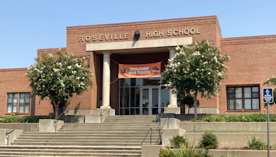 When does school start in Roseville?