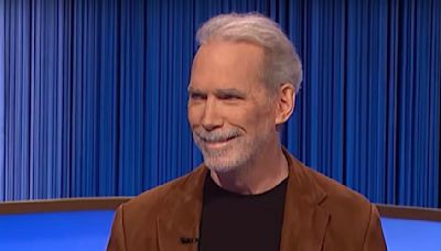 'Jeopardy!' Fans Go Wild For Celeb Lookalike Contestant