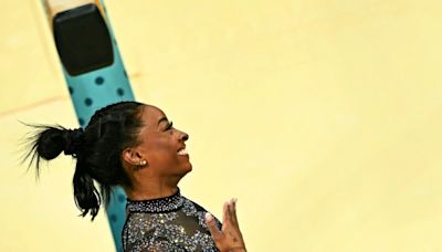 Simone Biles arranca con fuerza en París-2024