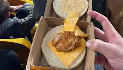 Sanduíche servido em estádio da Nova Zelândia viraliza na internet pelo tamanho da carne