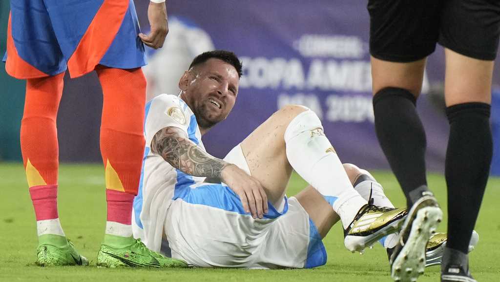Lionel Messi exits Copa America final with apparent leg injury