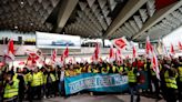 Three German airports empty as transport strikes begin