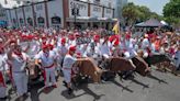 Sanfermines en Florida: un centenar de dobles de Hemingway trasladan la fiesta al otro lado del charco