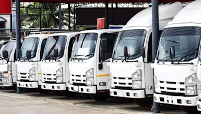 Commercial vehicle sales surge amid rapid urbanisation, economic growth in India - ET Auto