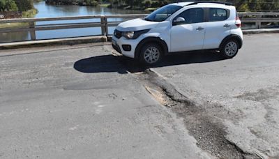 Preocupa el deterioro del puente del río Colorado en Valle Medio: piden soluciones de fondo