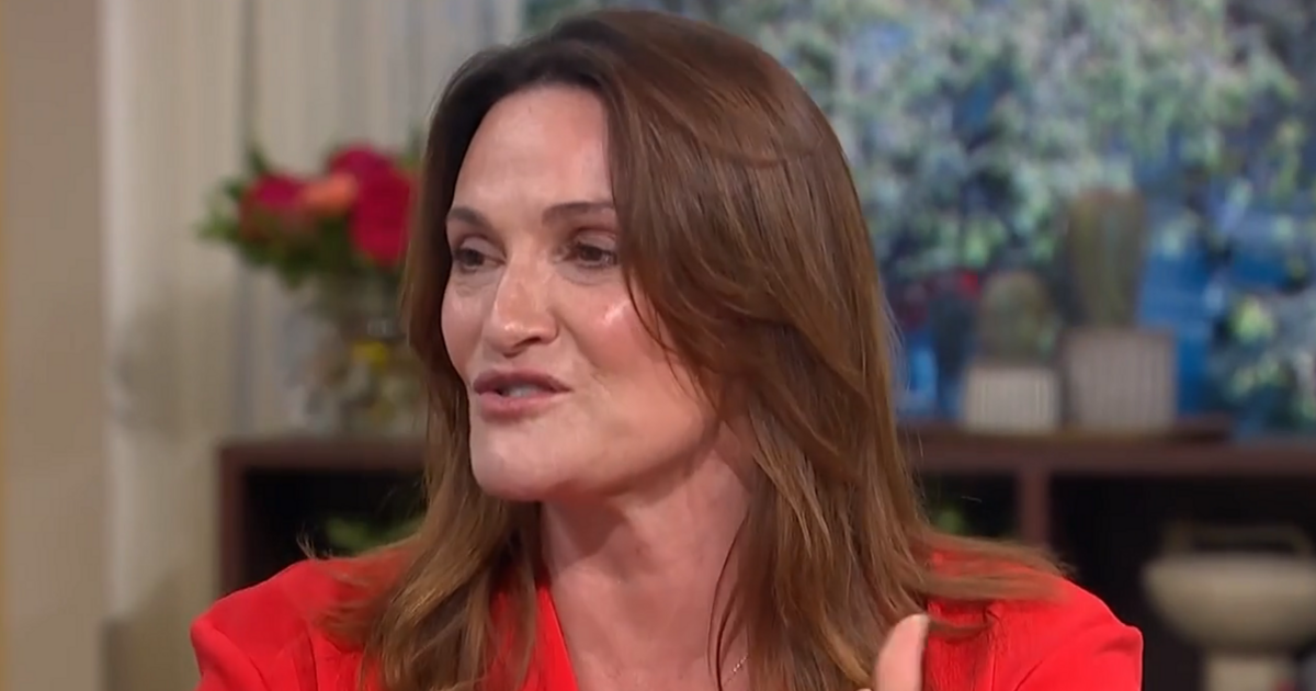 Sarah Parish branded 'unrecognisable' after huge transformation for new role