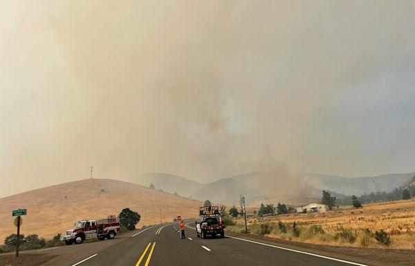 Oregon wildfire updates: Cow Valley Fire rips to 20,000 acres, threatening 30-50 homes