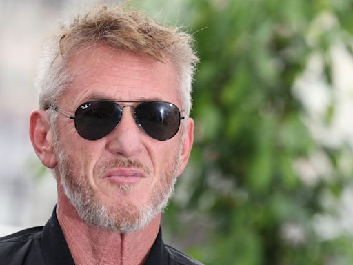 Sean Penn desata su amor por las calles de Madrid junto a una actriz 30 años más joven