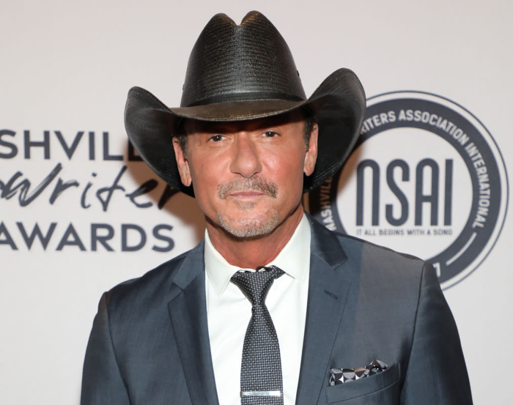 Fans Declare Tim McGraw's Daughter Maggie Is Mom Faith Hill's 'Twin' in Birthday Tribute Photo