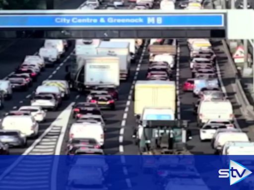 Rush hour chaos after two crashes on M8 cause six mile traffic jam