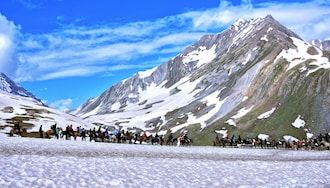 First batch of Amarnath Yatra with over 4,600 pilgrims reach Kashmir valley
