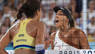 Momento único en los Juegos Olímpicos: la grada se pone a cantar ‘Imagine’ en una bronca entre las jugadoras de voley playa de Brasil y Canadá