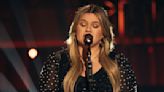 Kelly Clarkson will release an album of ‘Kellyoke’ covers — here are the songs