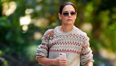 Katie Holmes Paired Her Cozy Fall Sweater With Summer’s Favorite Footwear Trend