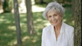 Murió Alice Munro, la escritora canadiense maestra del relato y ganadora del Nobel