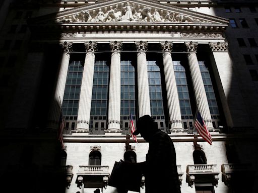 Las bolsas de valores de Estados Unidos cerraron con caídas; el Dow Jones Industrial Average perdió un 1.25% Por Investing.com