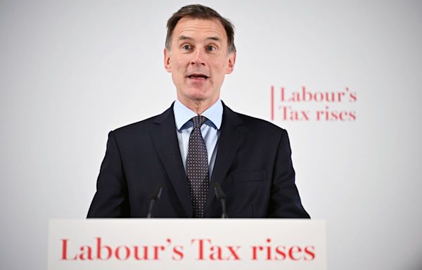 Hunt attacks Starmer for ‘fake news’ as chancellor hints another National Insurance tax cut – UK politics live