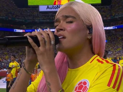 Karol G canta el Himno Nacional de Colombia en la final de la Copa América