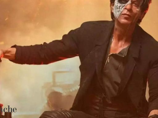 Shah Rukh Khan flying to US for emergency operation as eye surgery goes wrong - The Economic Times