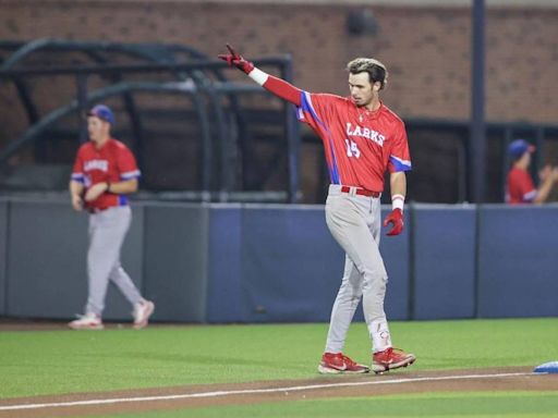 Hays Larks claim first NBC World Series championship, topping Hutchinson Monarchs