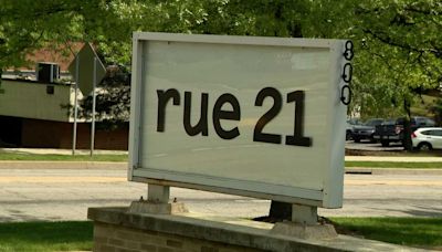 Employees at rue21's Pittsburgh-area headquarters said they were all fired in a pre-recorded message
