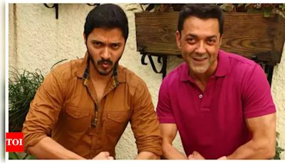 Shreyas Talpade recalls approaching Bobby Deol for 'Poster Boys': 'He was very low' | - Times of India