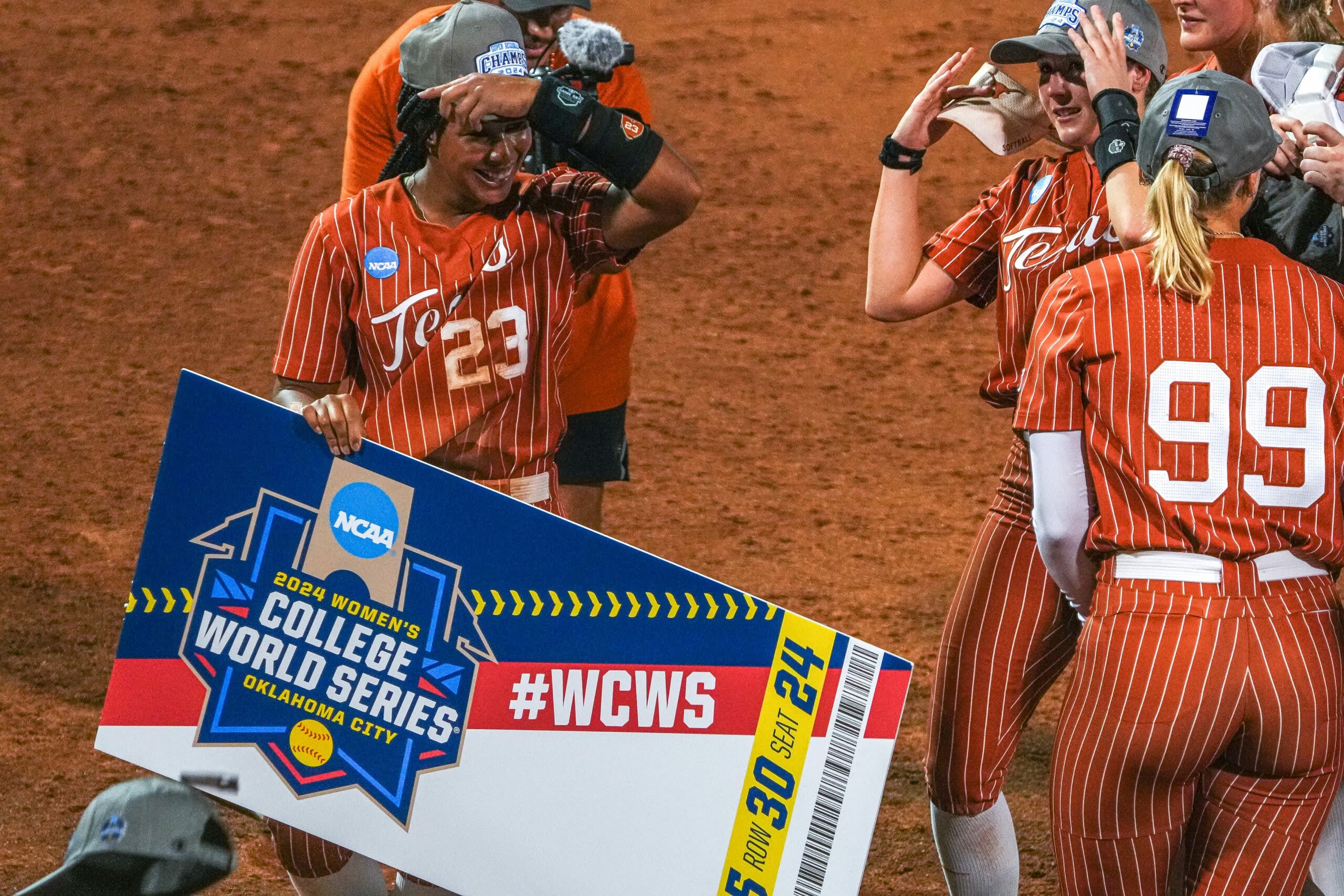 Longhorns eliminate rival Aggies in NCAA softball super regional, 6-5