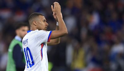 Tildan a Mbappé de "mediocre" por su rendimiento con selección de Francia - La Opinión