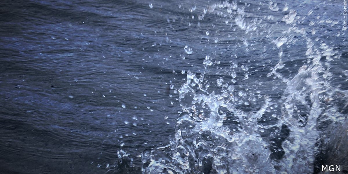 Fisherman drowns in Robeson County, deputies say