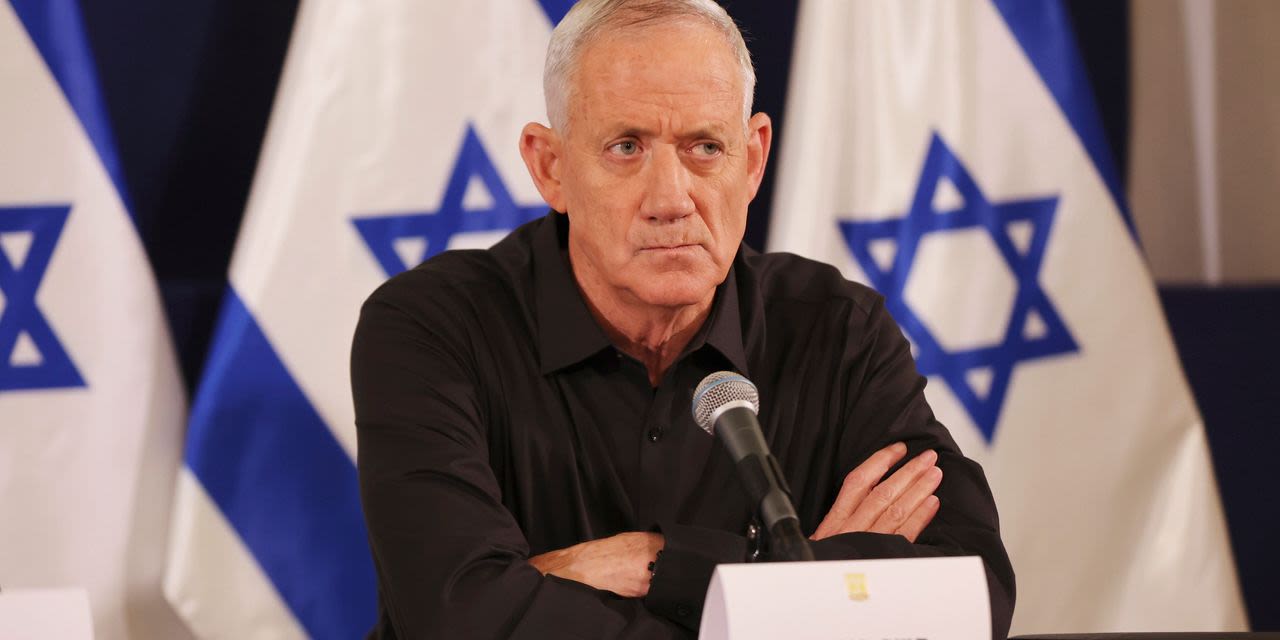 Israel War Cabinet Member Sets Ultimatum and Threatens to Quit Government