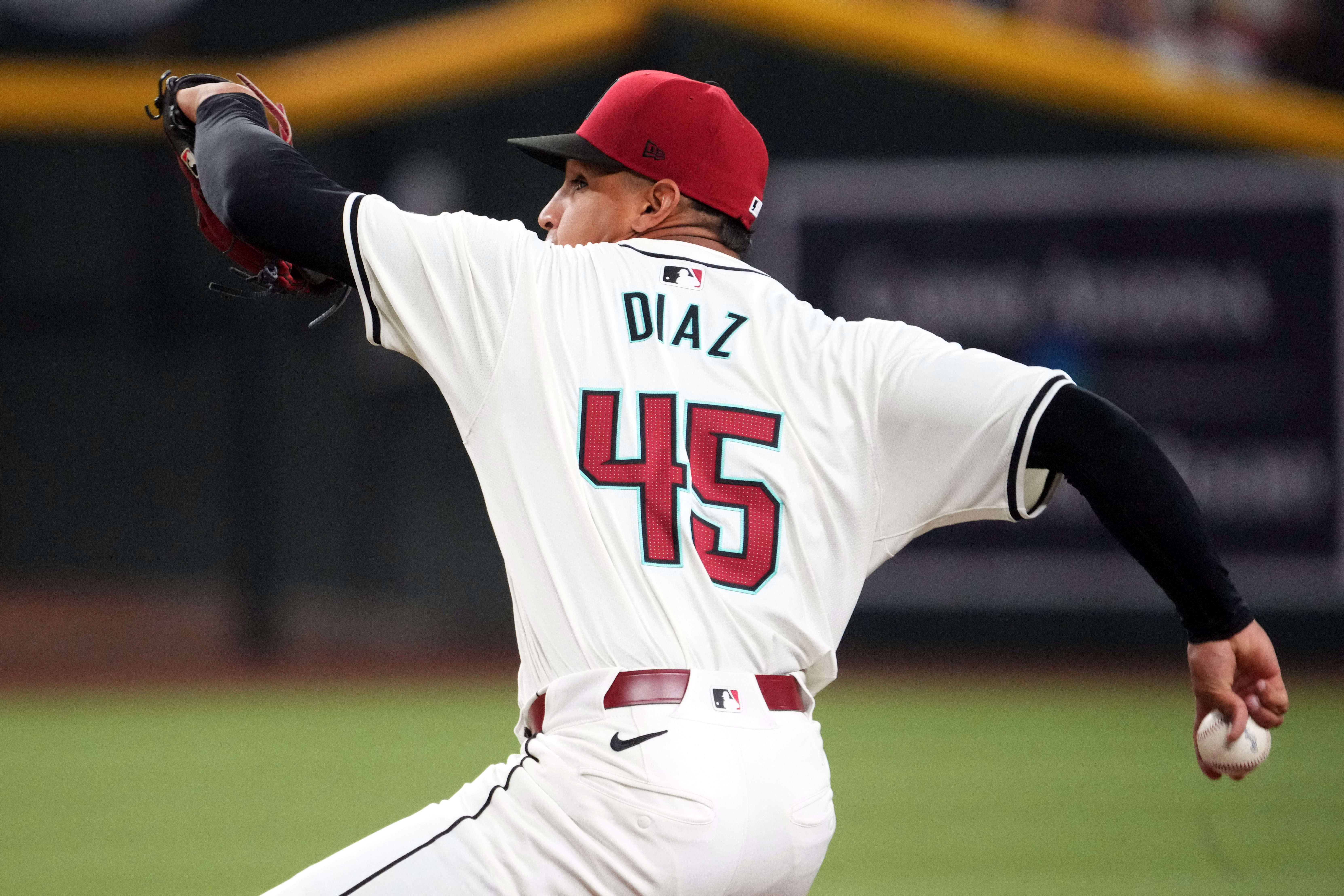 DBacks, Yilber Diaz stay hot, blast Blue Jays in rout at Chase Field