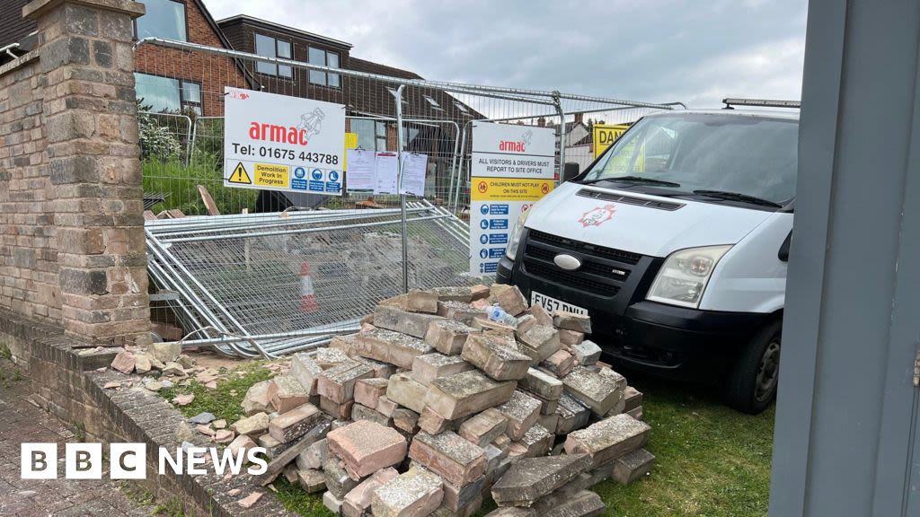 Demolition of Gloucestershire millionaire's man cave begins