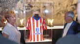 La nueva camiseta del Atlético emociona: “Me recuerda a tiempos pasados”