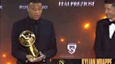 Mbappé eleito melhor jogador do mundo no Globe Soccer Awards