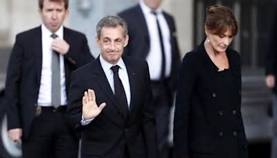 Carla Bruni interrogata dalla polizia: possibile un suo ruolo nell'inchiesta Sarkozy