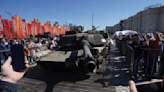 羞辱西方! 俄展示擄獲北約十多國「戰利品」豹2、M1、M2等主戰坦克入列