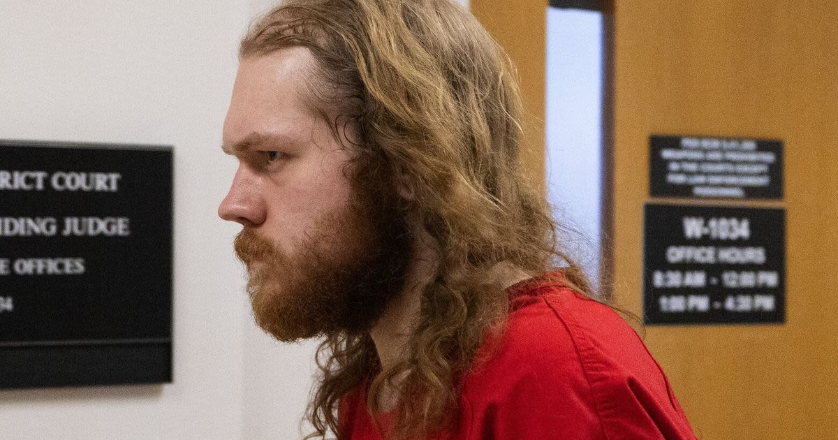 Seattle man used ax to kill 2 homeless people, charges say