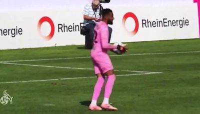 EFL goalkeeper sends fans into meltdown with ridiculous 'skill of the season'