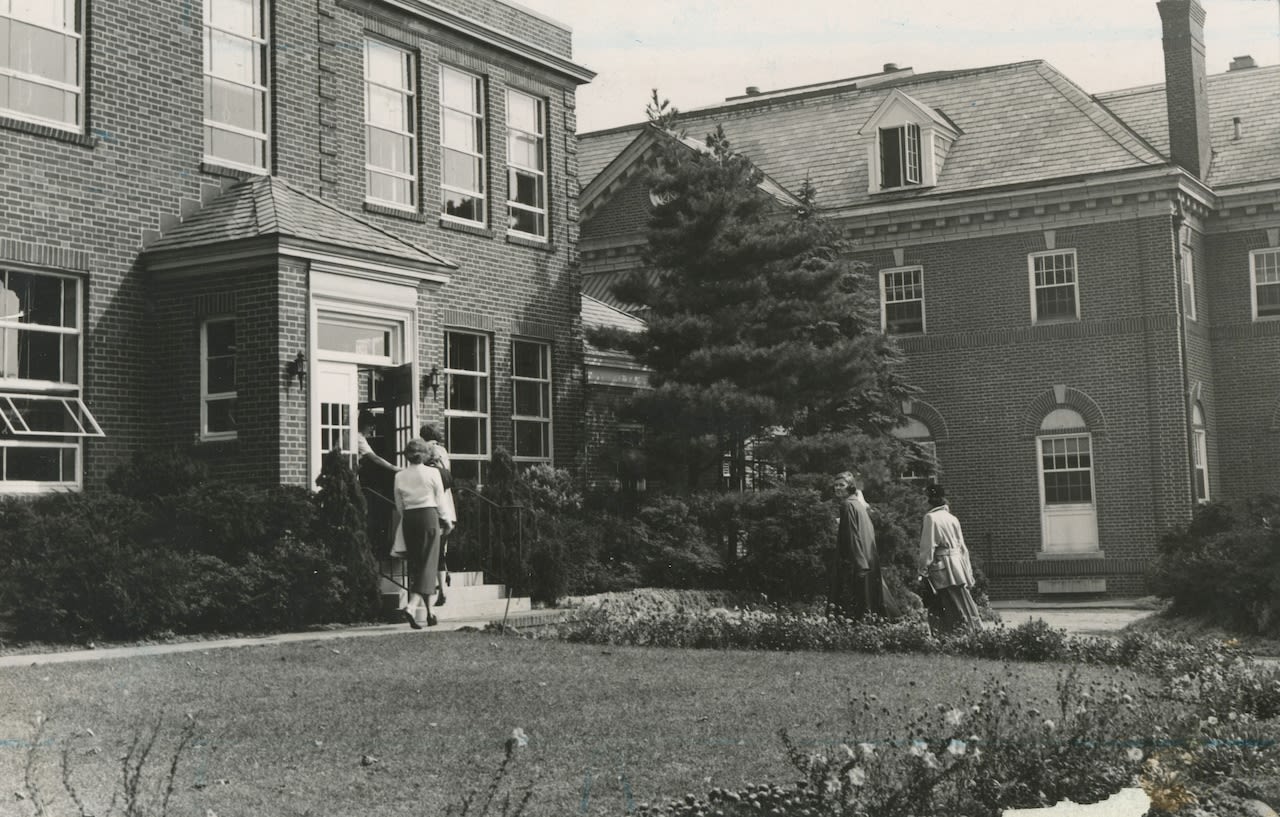 From Notre Dame to St. John’s: The evolution of the Grymes Hill campus | Then and Now