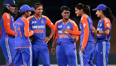 Asia Cup: Deepti Sharma shines as India bowl out Pak for 108