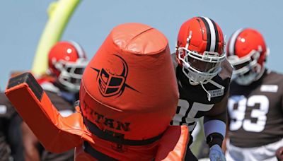 Myles Garrett practices for the first time in training camp