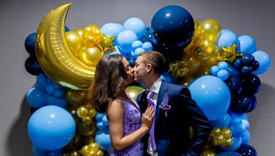Our 10 favorite photos from Lapeer’s 2024 prom
